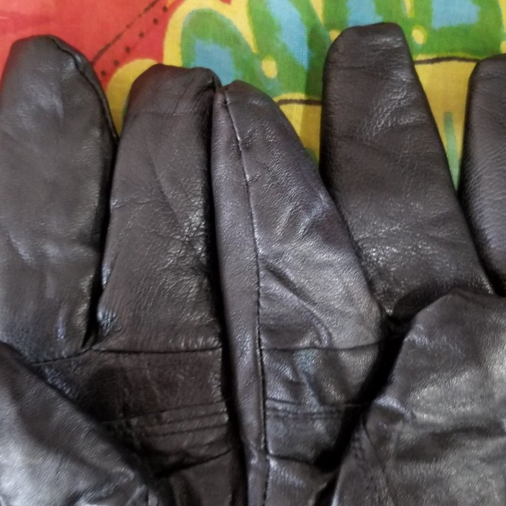🌲SALE!!🌲 Thinsulate Leather Gloves - Picture 3 of 10
